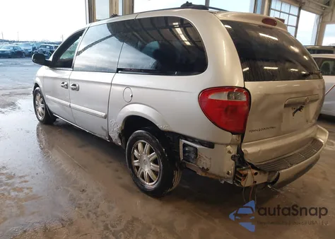 2005 Chrysler Town & Country Touring z USA, uszkodzony, nr VIN 2C4GP54L25R568176